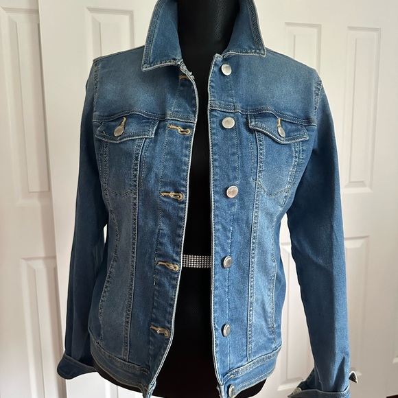 Traditional denim jacket. Size M. - Picture 2 of 5